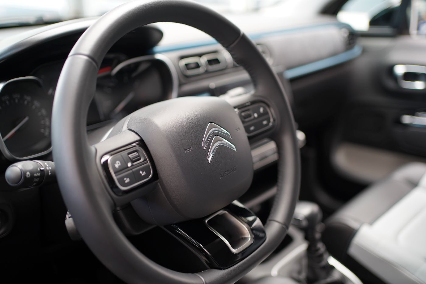 Fahrzeugabbildung Citroën C3 PureTech 110 Elle Klima Navi Sitzheizung