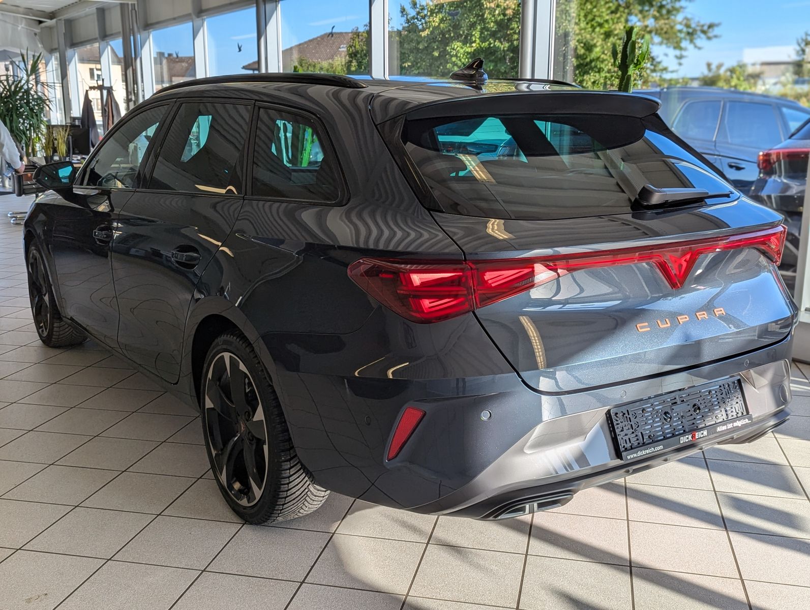 CUPRA Leon 1.5 eTSI Intelligent-Dynamic-Edge-Pake Cam - Image 5