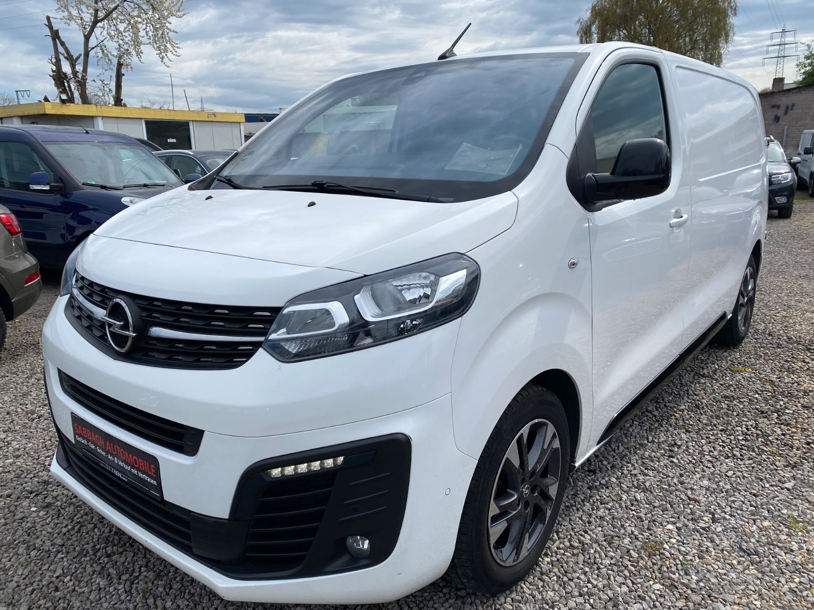 Opel Vivaro - 1