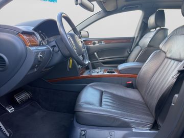 Volkswagen Phaeton - 12