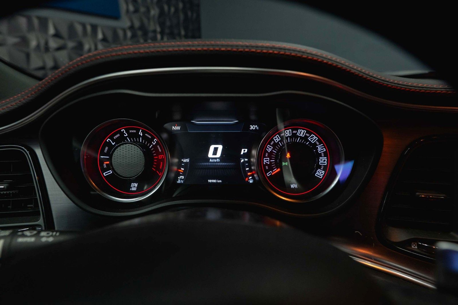 Fahrzeugabbildung Dodge Challenger 6.4 V8 SRT 392 R/T SCATPACK RED DEVIL