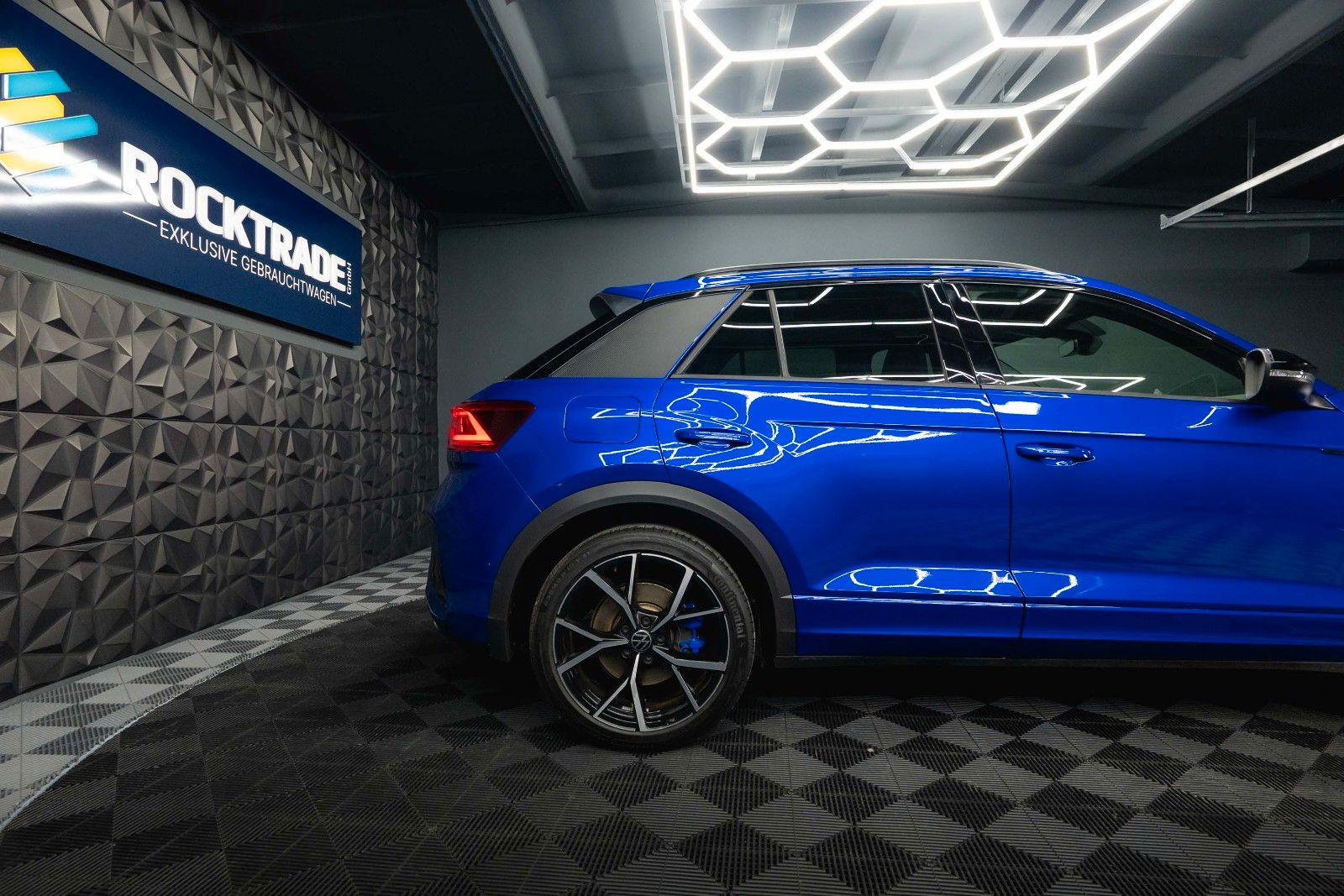 Fahrzeugabbildung Volkswagen T-Roc R 4Motion Black Design *ACC*Matrix*DAB+*