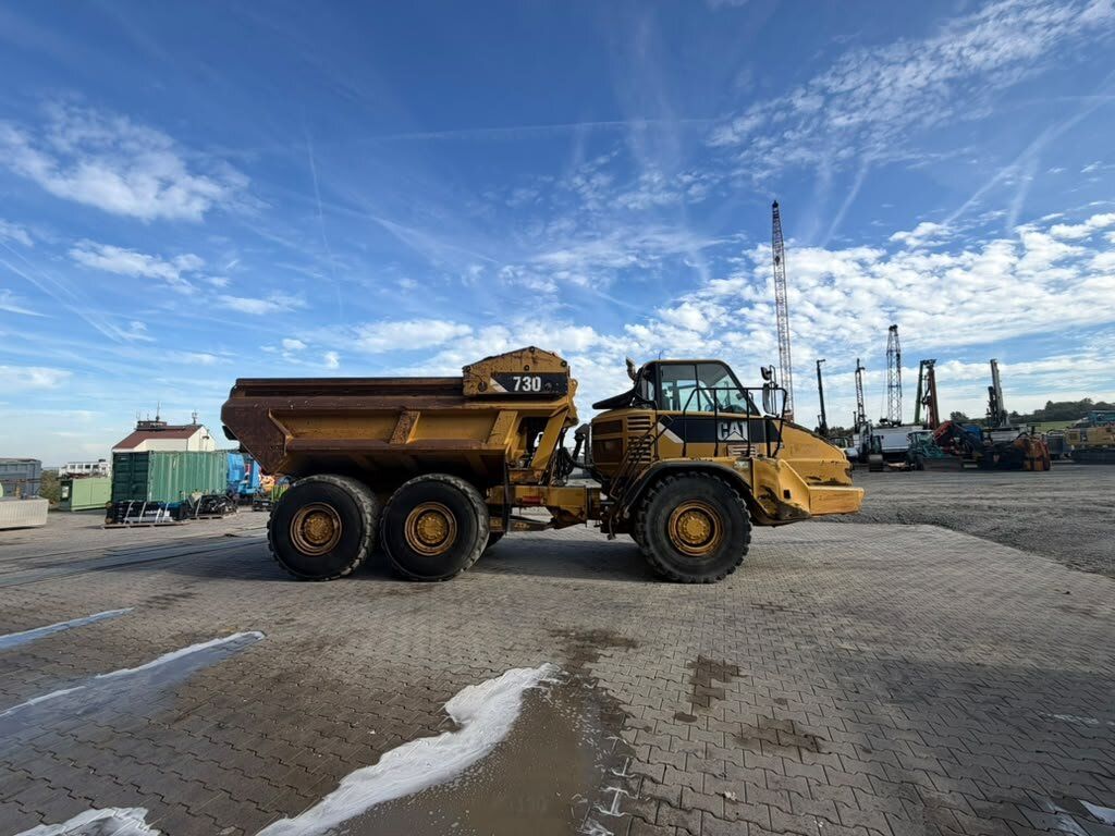 Fahrzeugabbildung CAT 730 6x6 DUMPER / Tunnel Klima/Allrad/Radio