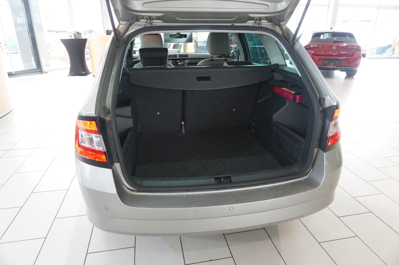 Fahrzeugabbildung SKODA Fabia Combi 1.2 STYLE LED/PDC/KLIMA/SH/USB/NEBEL