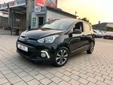Hyundai i10 FIFA World Cup Edit Klimaaut,PDS,Sitzh,Temp, - Hyundai i10 Gebrauchtwagen in Karlsruhe