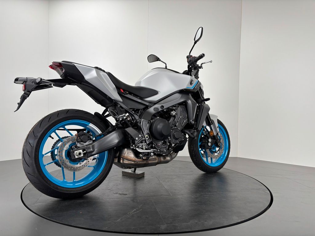Fahrzeugabbildung Yamaha MT-09 *AKTION: TRANSPORT & SOUND ! *MJ2025