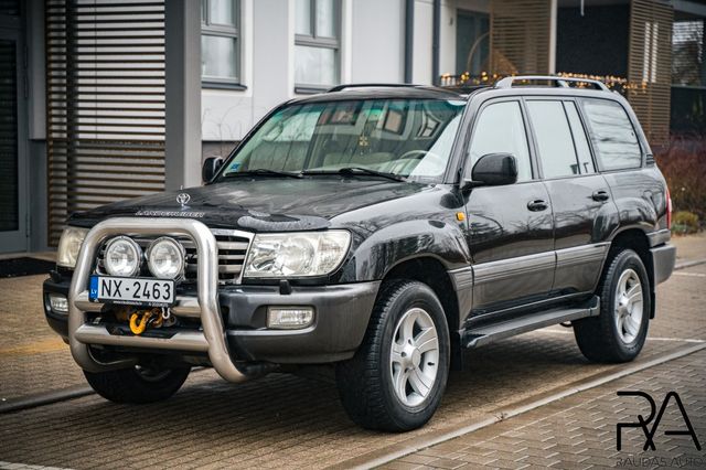 Toyota Land Cruiser 100 V8 Executive