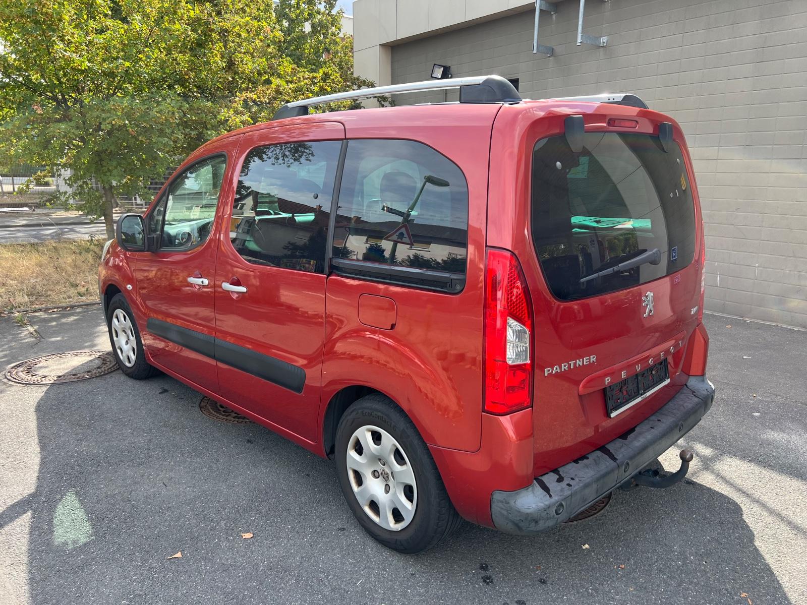 Peugeot Partner Tepee Family ~AHK ~PDC~Euro5 ~Aus 1.Hand