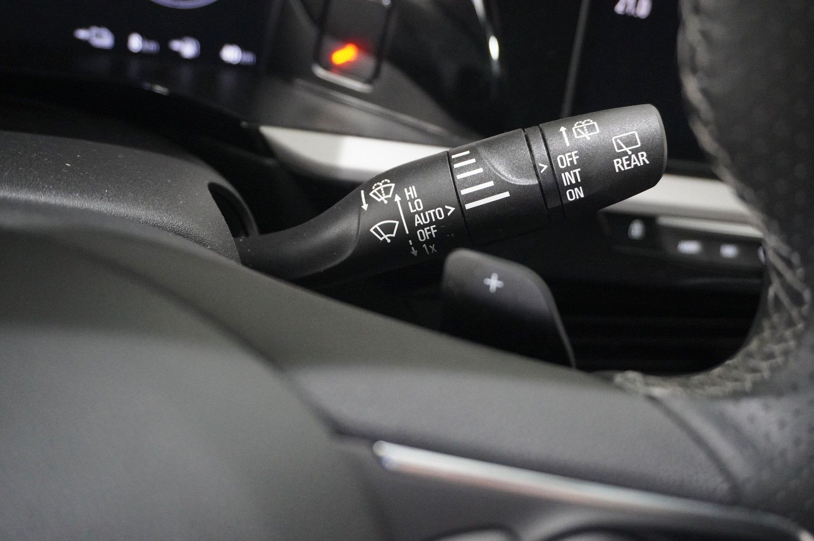 Fahrzeugabbildung Opel Grandland (X) 1.6T GSe 4HYBRID NAVI/LED/KAMERA