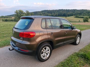 Volkswagen Tiguan - 10