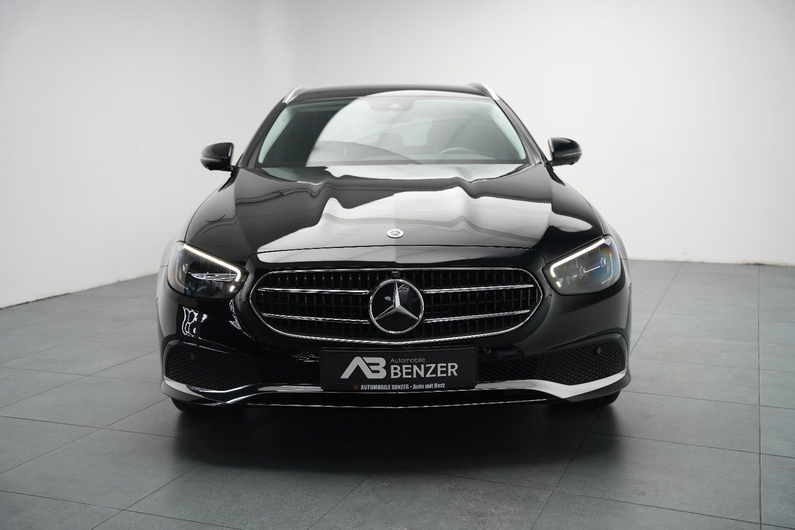 Fahrzeugabbildung Mercedes-Benz E 300 de/Plug-in/Leder/Ambiente/LED/360°Cam/SHZ/