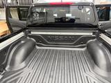 Nissan Navara Tekna Double Cab 4x4 / 8-fach bereift - gebrauchte Nissan Navara aus dem Jahr 2019