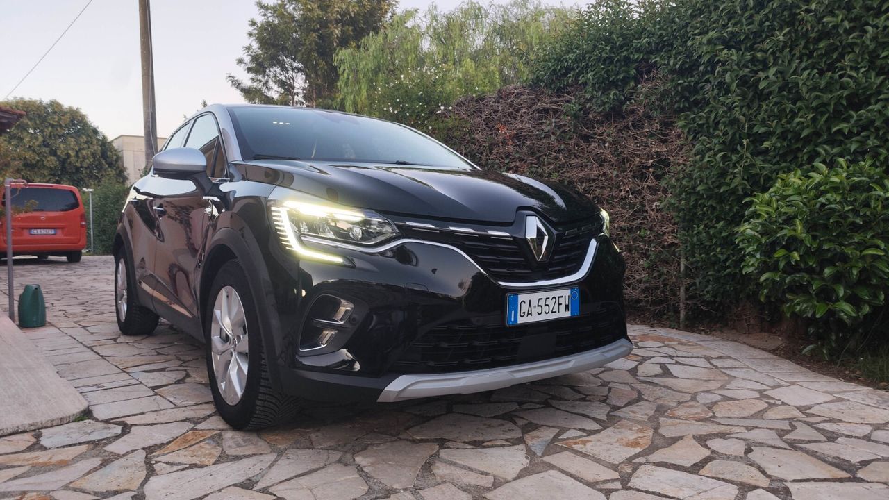 Renault Captur Blue dCi 115 CV EDC Intens
