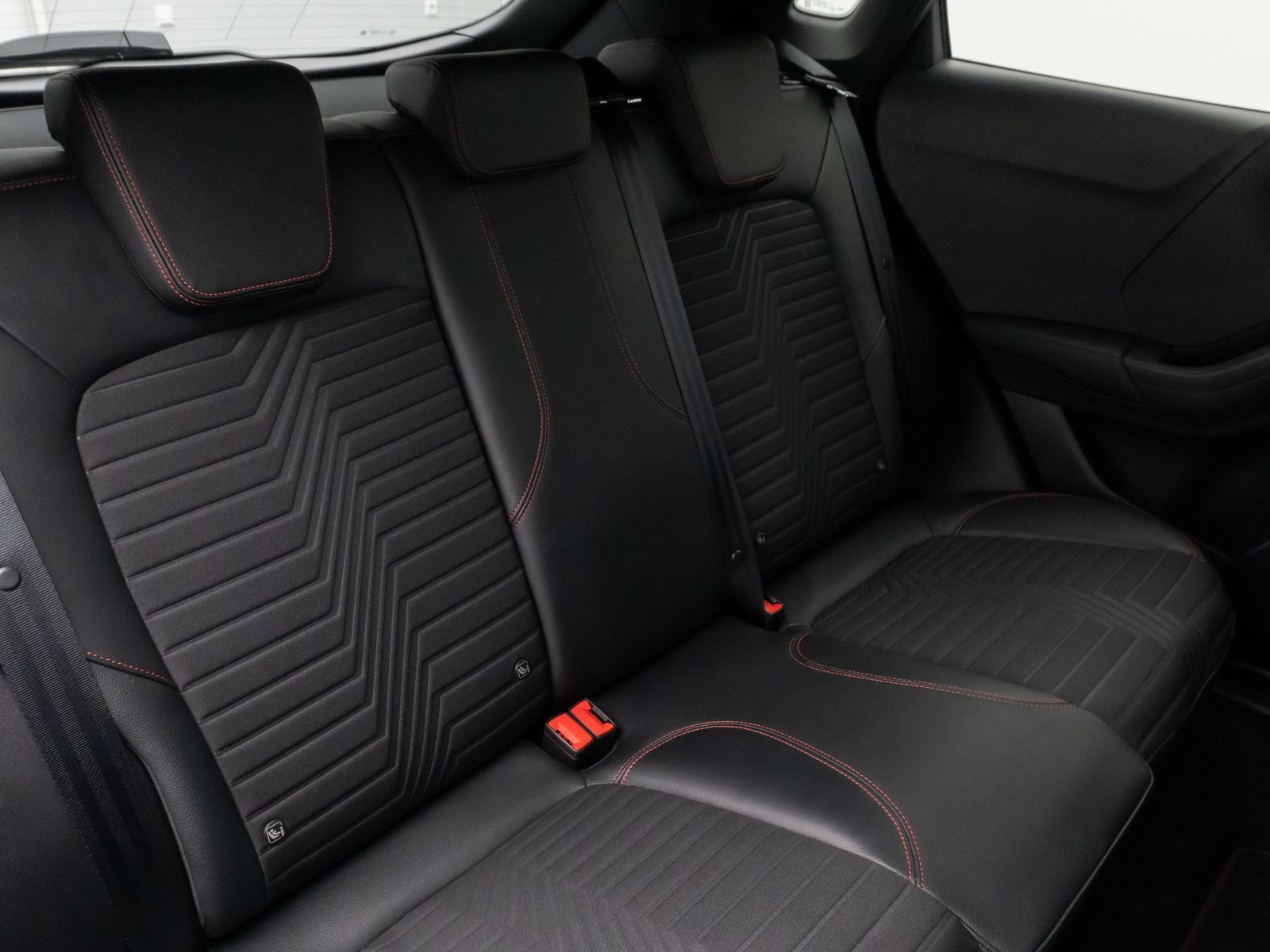 Fahrzeugabbildung Ford Puma ST-Line X Kamera DAB B&O Apple AHK ACC LED