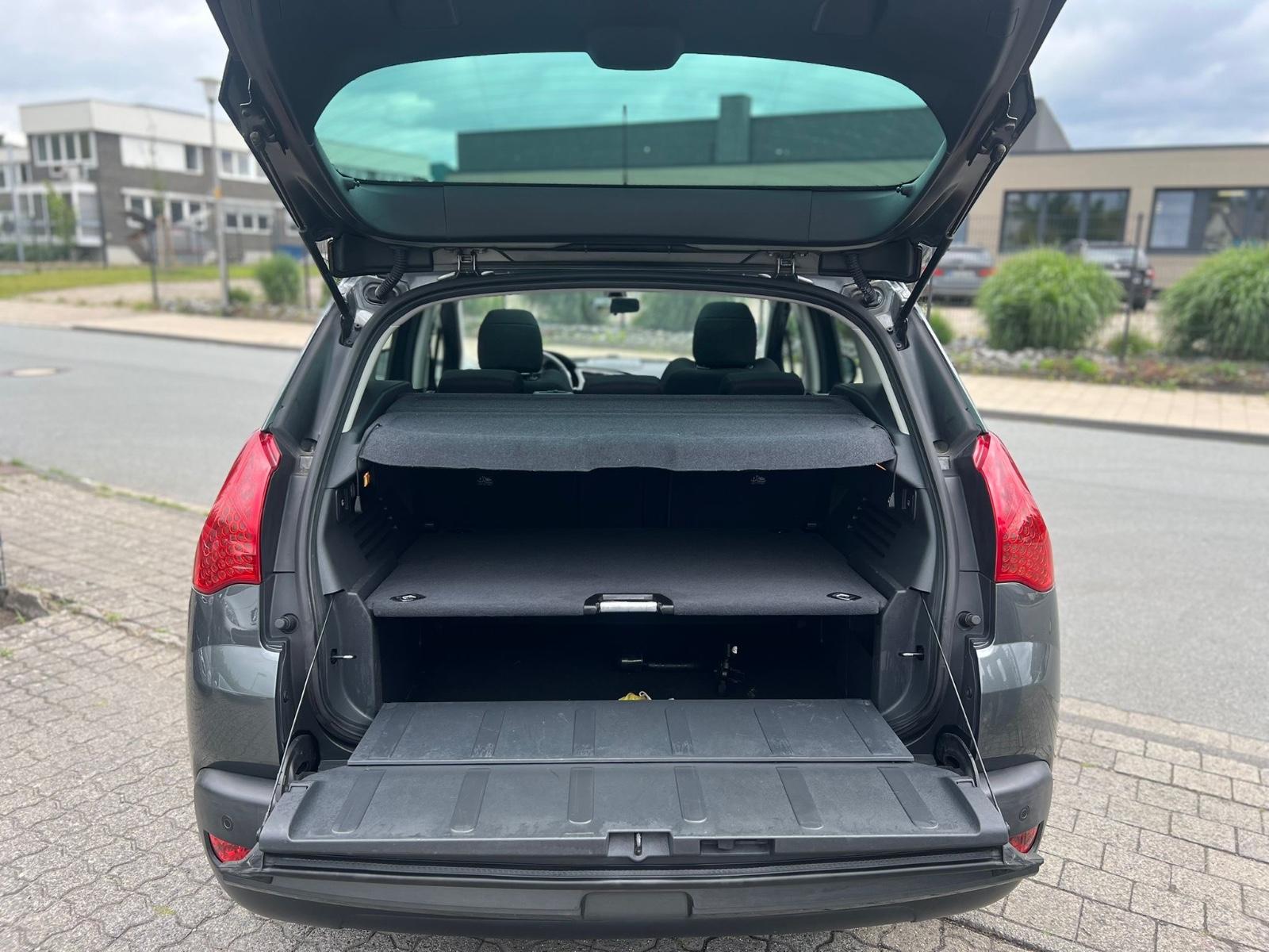 Peugeot 3008 Premium, Pano, Navi,