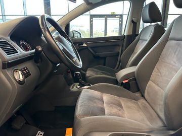 Volkswagen Touran Highline DSG *PANO*SHZ*NAVI*PDC*TEMPOMAT*