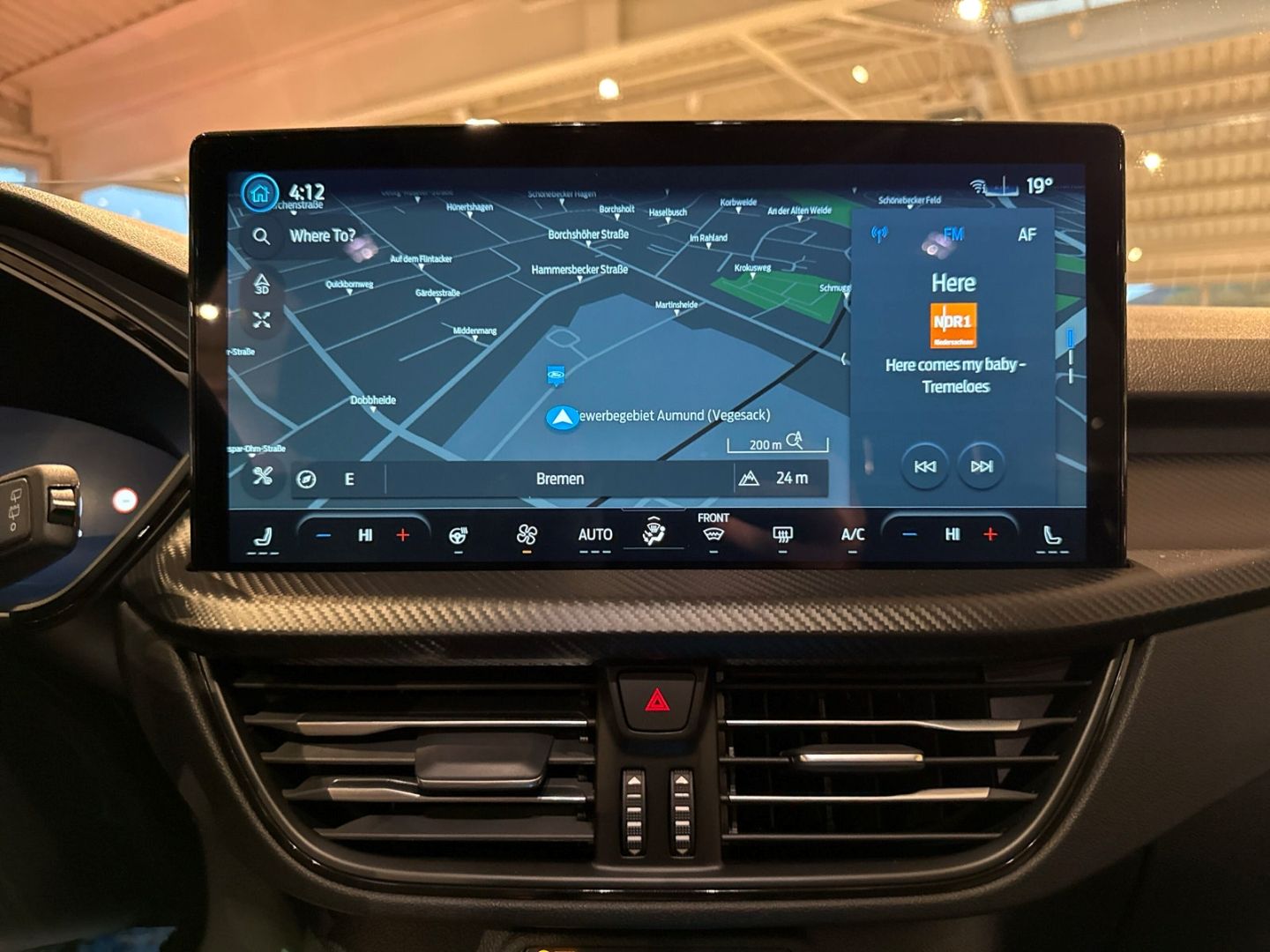 Fahrzeugabbildung Ford Kuga ST-Line X HUD AHK-klappbar El. Panodach Nav