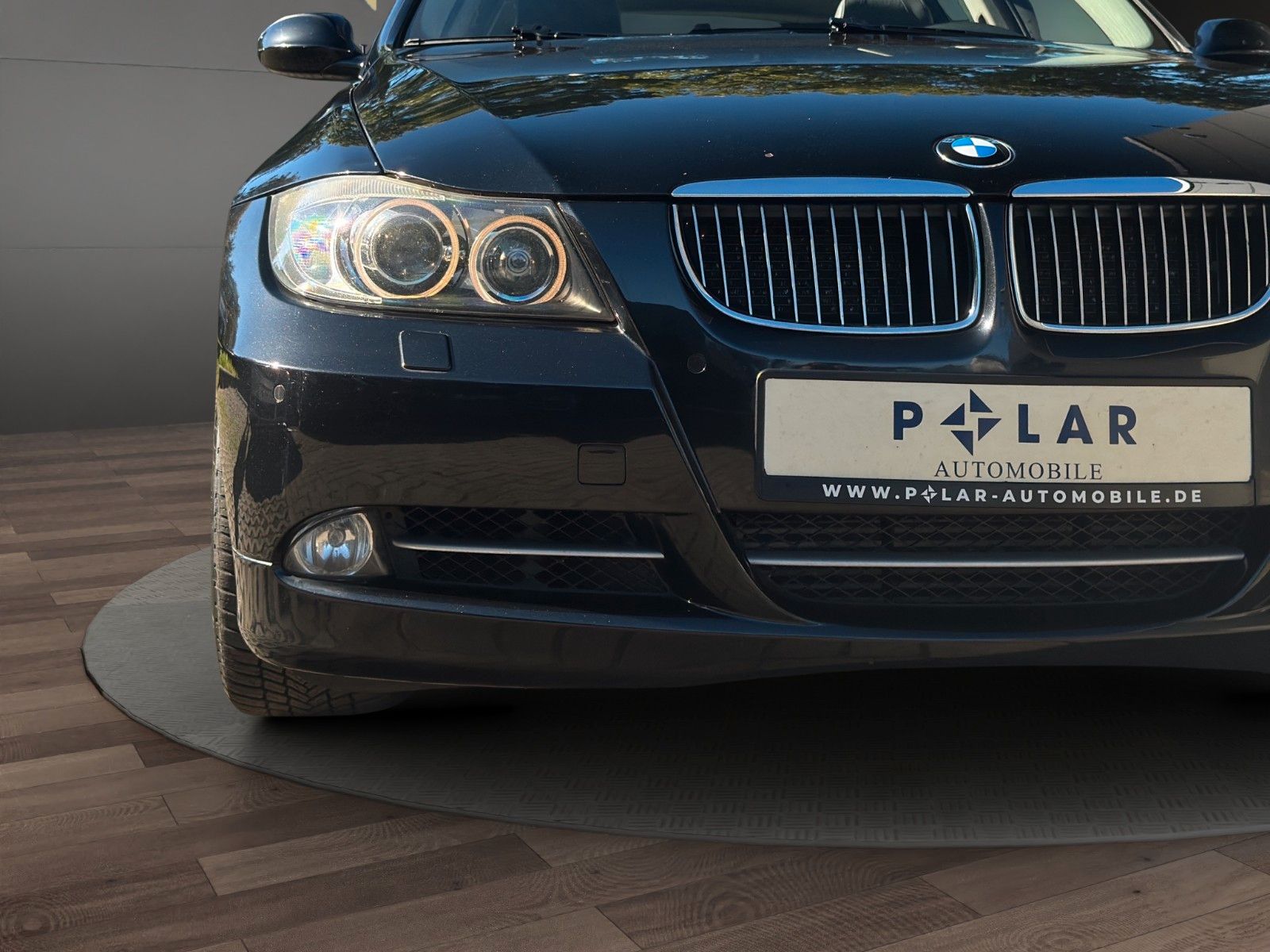 Fahrzeugabbildung BMW 335i Touring xDrive *Pano*Xenon*Elektr.Sitze