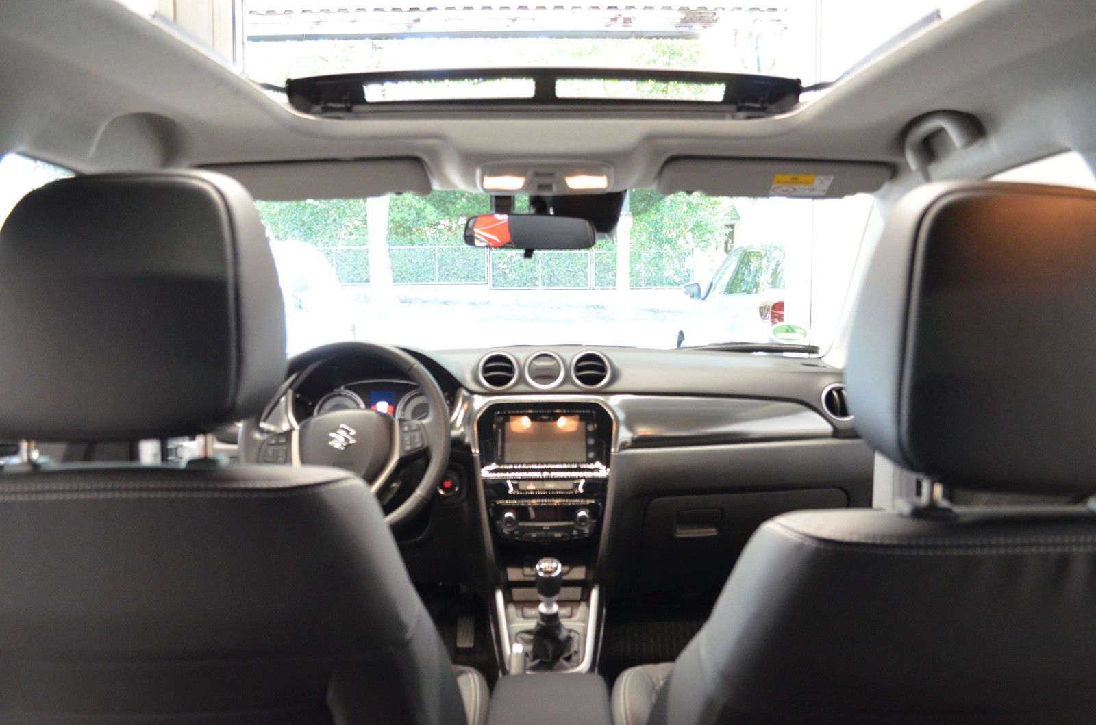 Fahrzeugabbildung Suzuki Vitara 1.4 BOOSTERJET Hybrid Com+ *Pano-Navi*