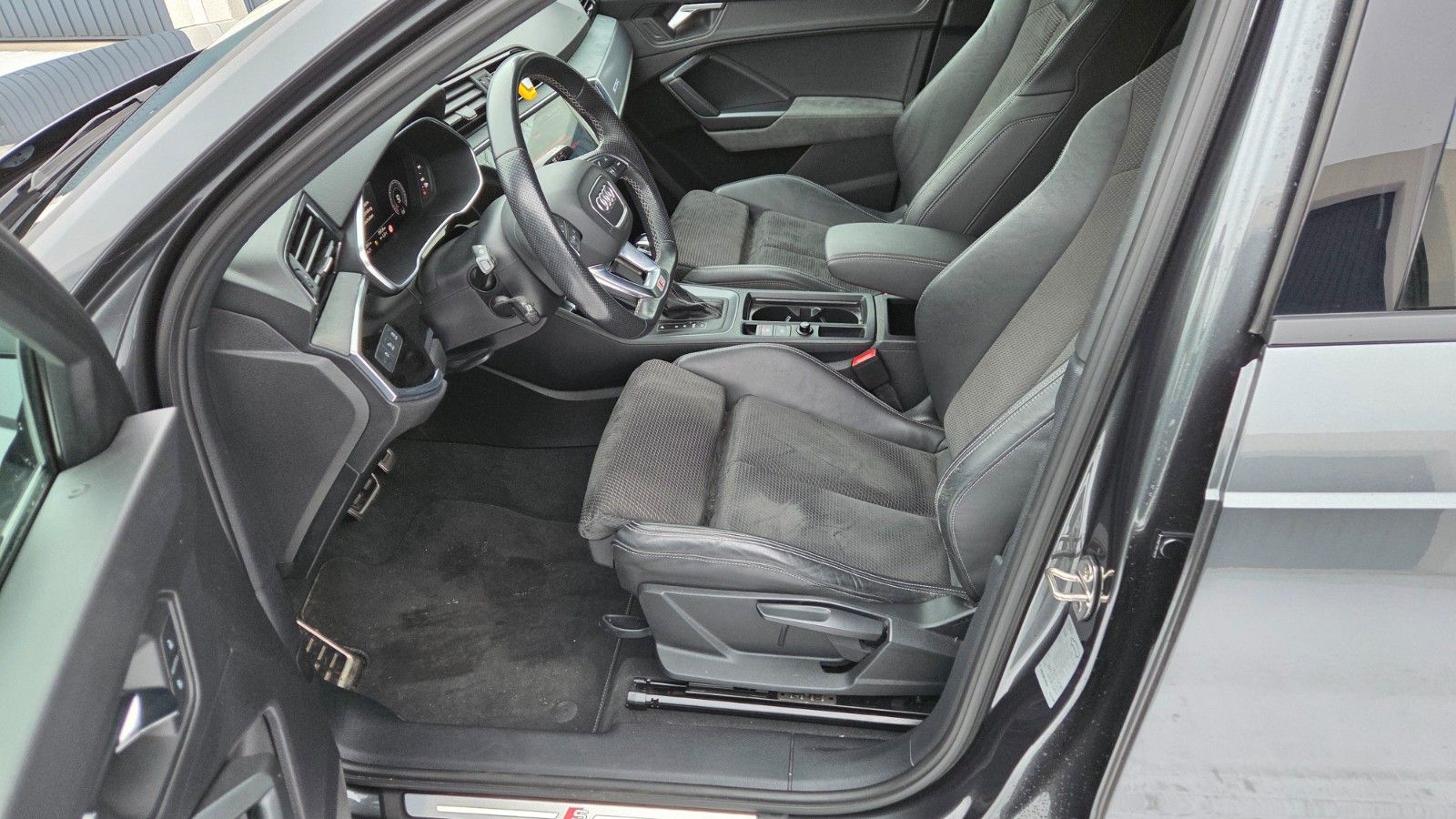 Audi Q3 40 TDI quattro S line Panorama MATRIX 20" foto 11