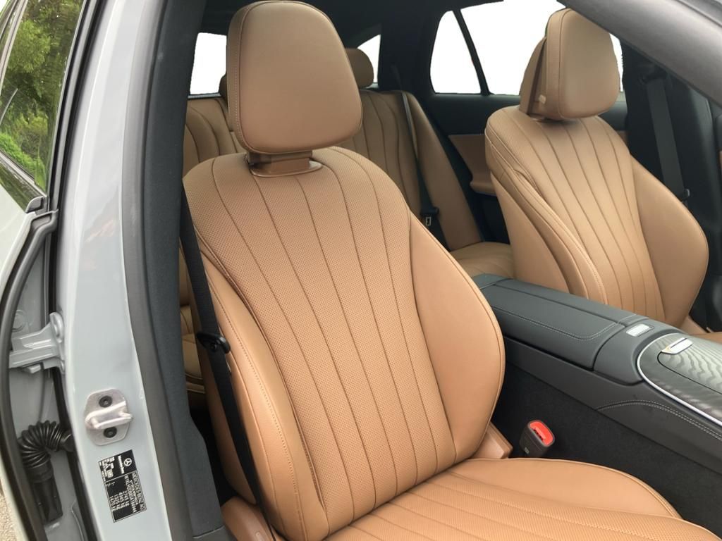 Fahrzeugabbildung Mercedes-Benz E 450 d 4M T AMG*Night*PanoD*Distr.*PDC*360°*AHK