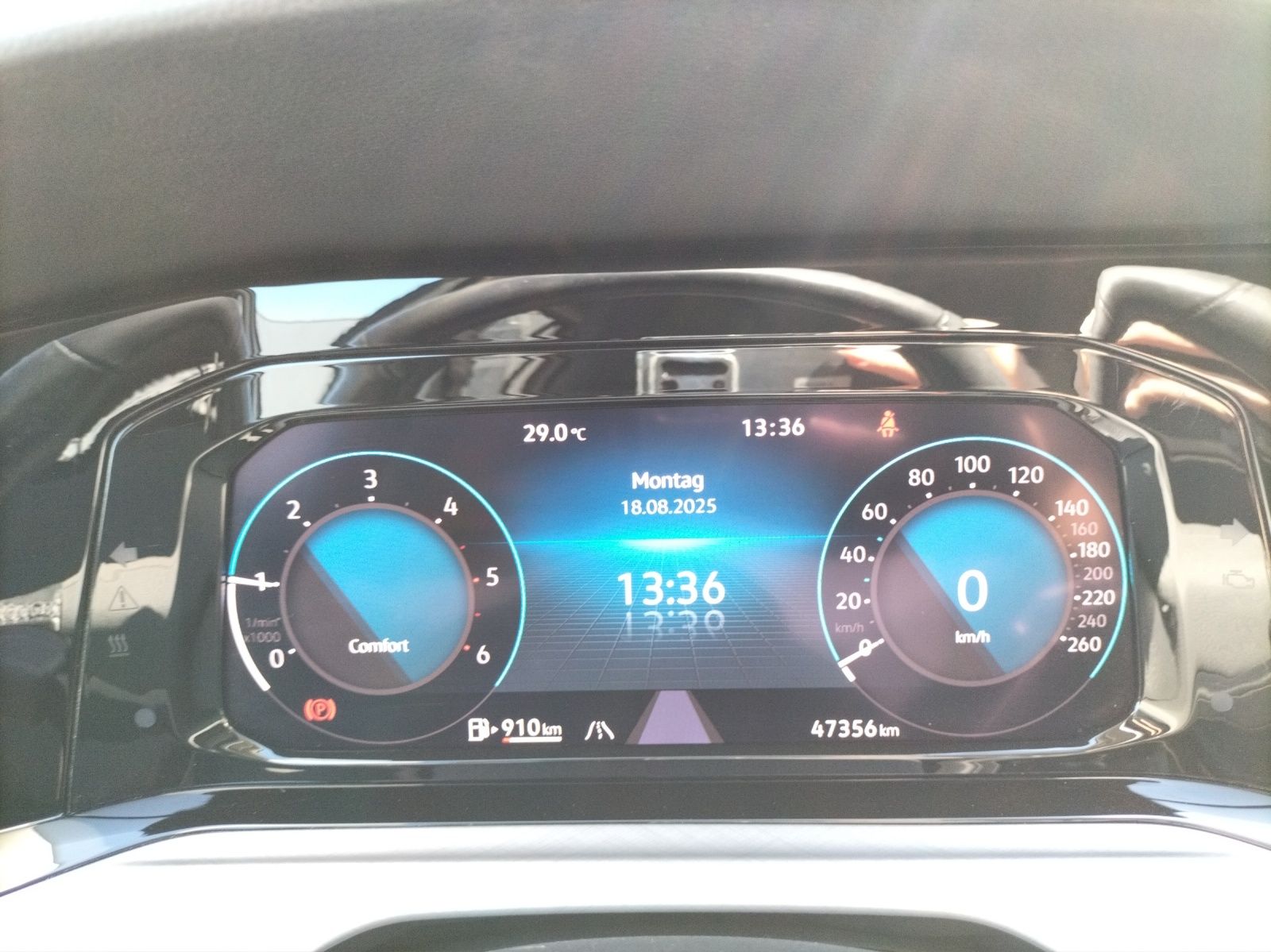 Fahrzeugabbildung Volkswagen Golf VIII Variant TDI Life LED Navi AID ACC PDC
