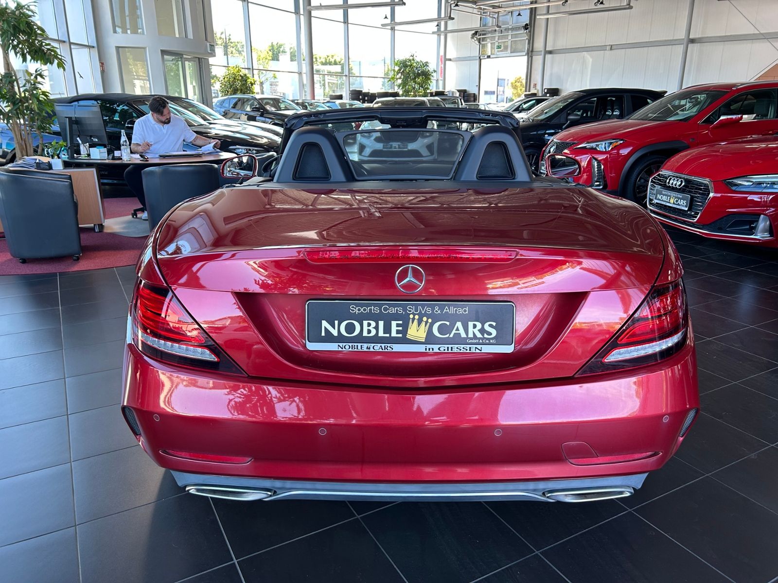 Fahrzeugabbildung Mercedes-Benz SLC 300 Roadster AMG Line KLIMA LED NAVI