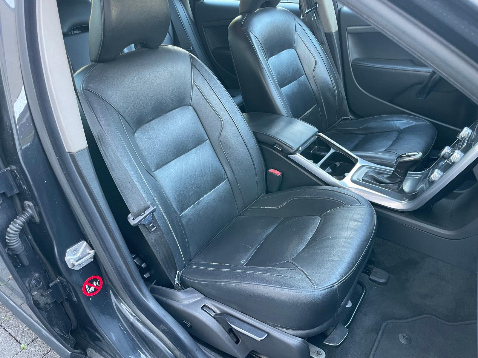 Volvo V70 2015 — photo 22