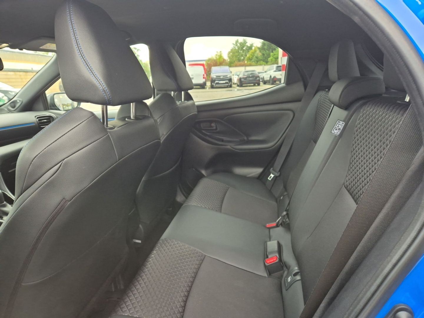 Fahrzeugabbildung Toyota Yaris Hybrid Premiere Edition 1.5 Dual-VVT-iE EU