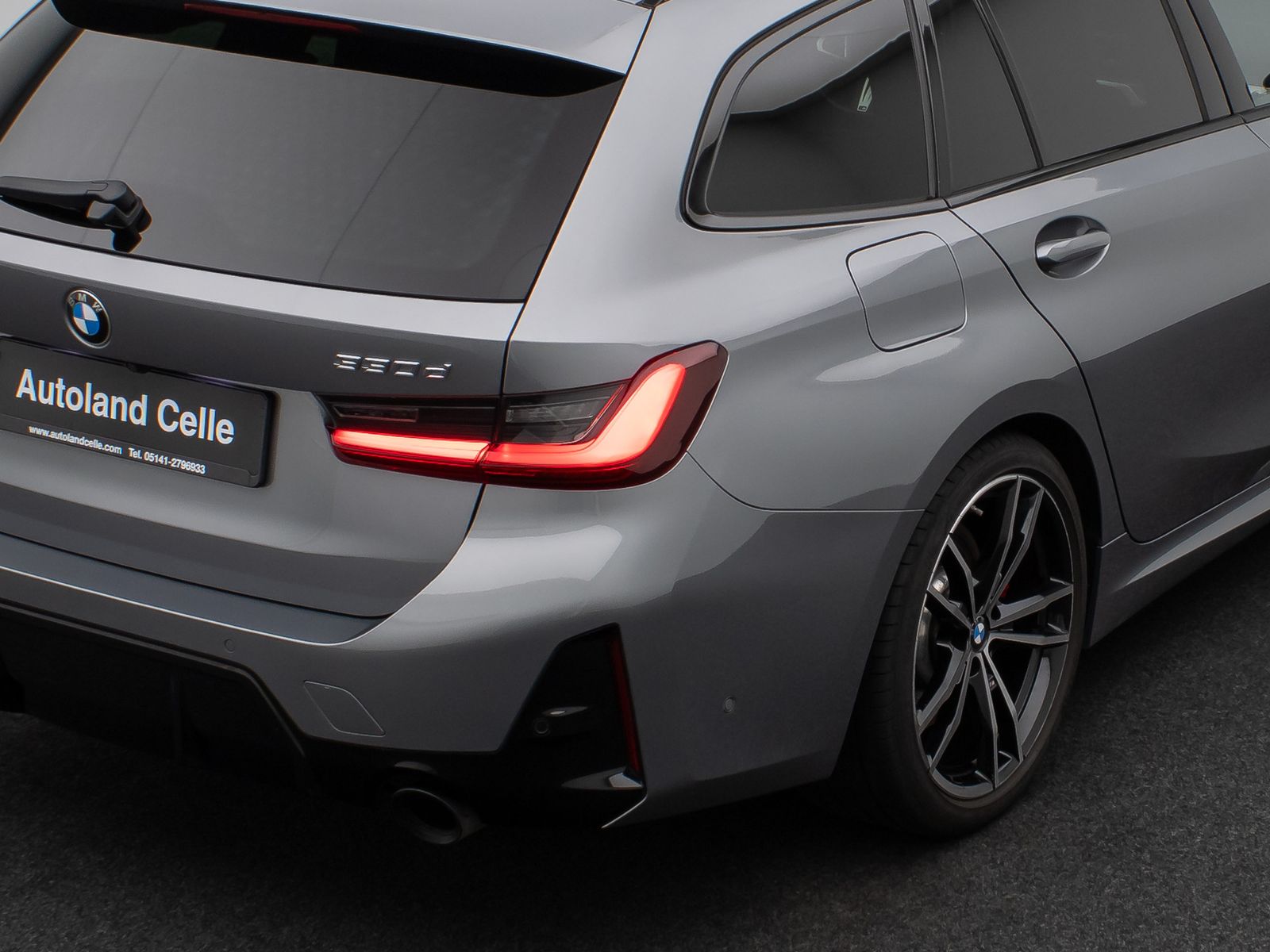 Fahrzeugabbildung BMW 330d M Sport Pro Panorama Kamera DAB H/K HUD