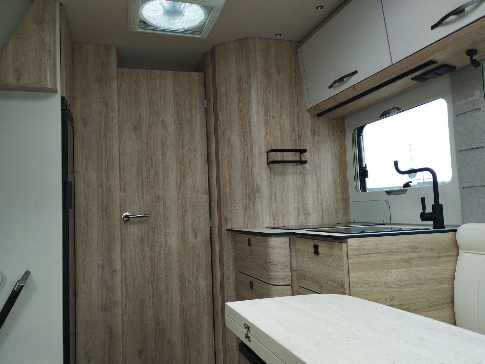 Fahrzeugabbildung Eura Mobil Integra Line GT IL 726 QF Mondial+, Mark.,170PS