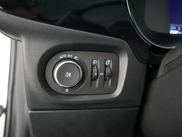 Corsa F ELEGANCE+LED LICHT+NAVI+SITZ-/LENKRADHEI