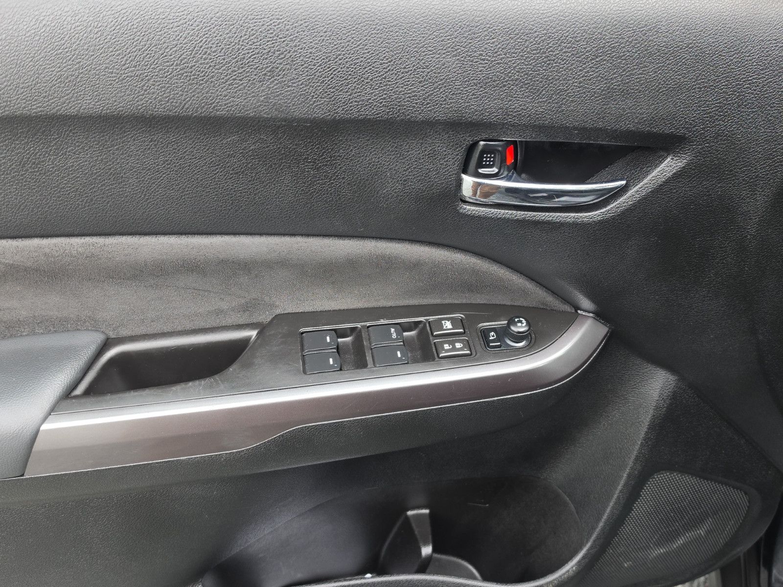 Fahrzeugabbildung Suzuki Vitara 1.4 Comfort+ 4x4 Automatik Panoramadach