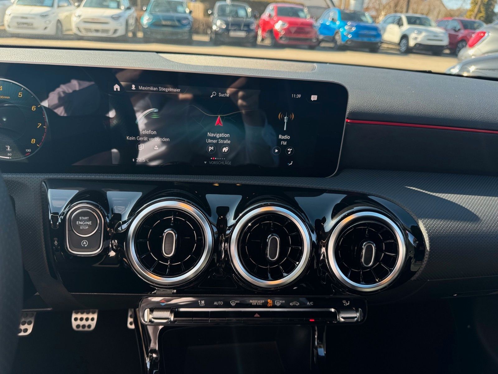 Fahrzeugabbildung Mercedes-Benz A200 AMG Line Navi Tempomat Sitzheizung Sport