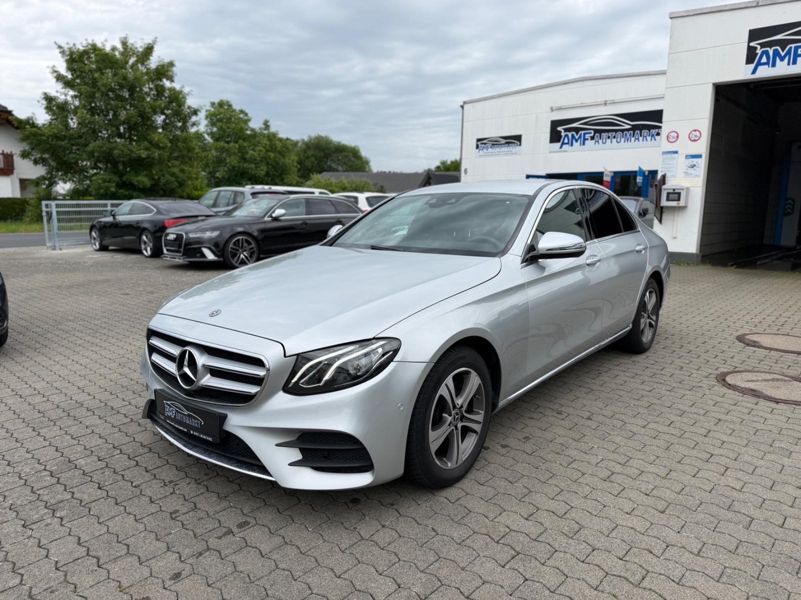 Mercedes-Benz E 200 AMG-Line Limousine Leder Kamera