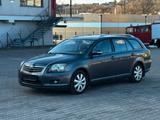 Toyota Avensis Combi Executive 2,2-l-D-CAT - Toyota Avensis aus 2007 mit Diesel-Antrieb