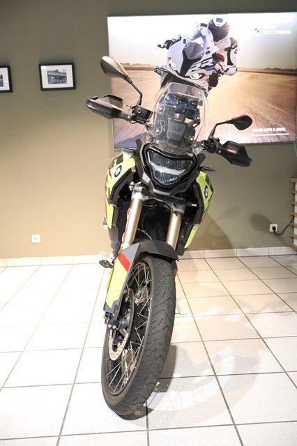 Fahrzeugabbildung BMW F900GS mit Enduro Paket