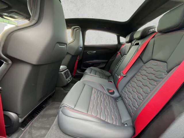 RS e-tron GT Perf. quattro Carbon/Keramik/Pano/B