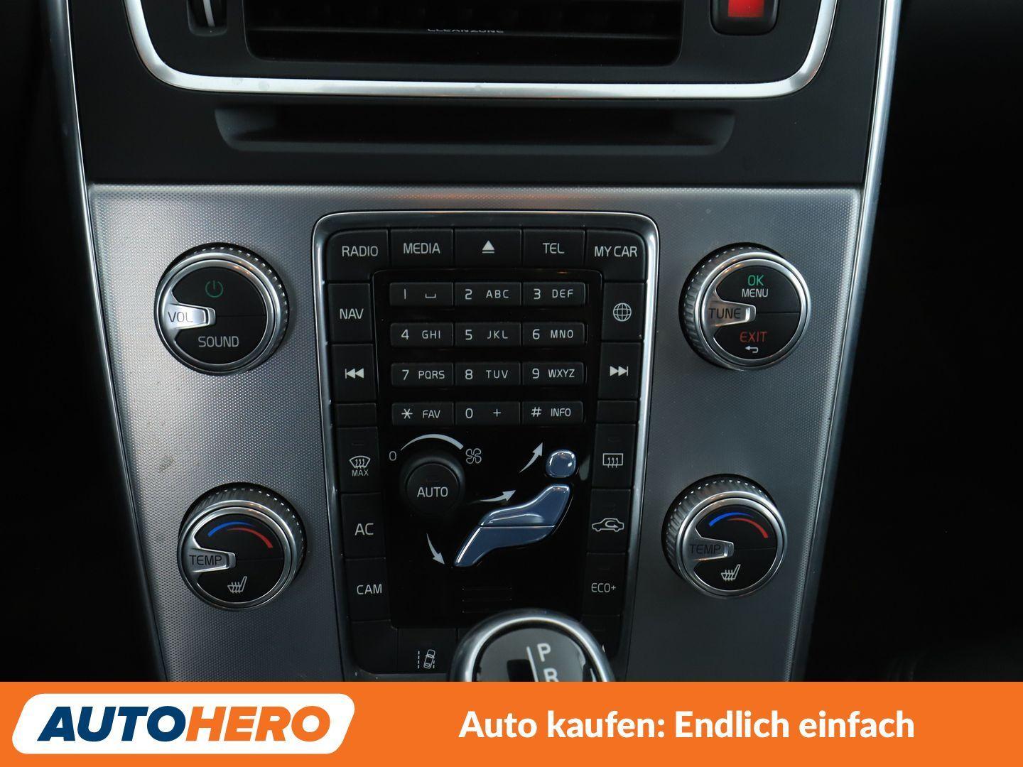 Volvo V60 2.0 T6 Momentum AWD Aut.*XENON*TEMPO*PDC*SHZ