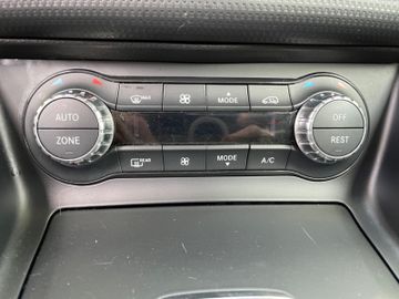 Fahrzeugabbildung Mercedes-Benz A 180  BlueEfficiency*Tempomat*Bluetooth*Klima*