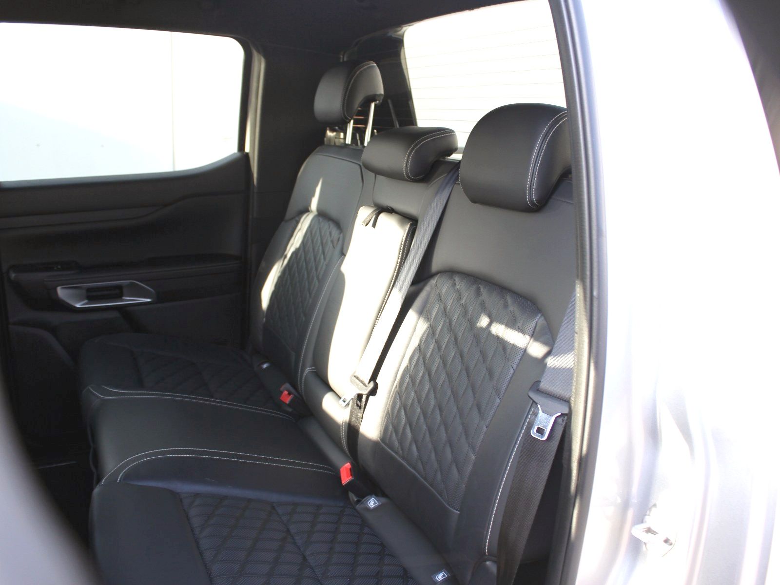 Fahrzeugabbildung Ford Ranger Platinum e-4WD Doppelkabine