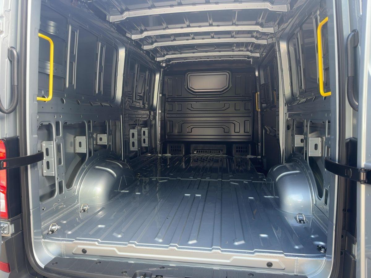 Volkswagen Crafter 35 Kasten Aut. ACC LED NAVI STHZ R-KAM