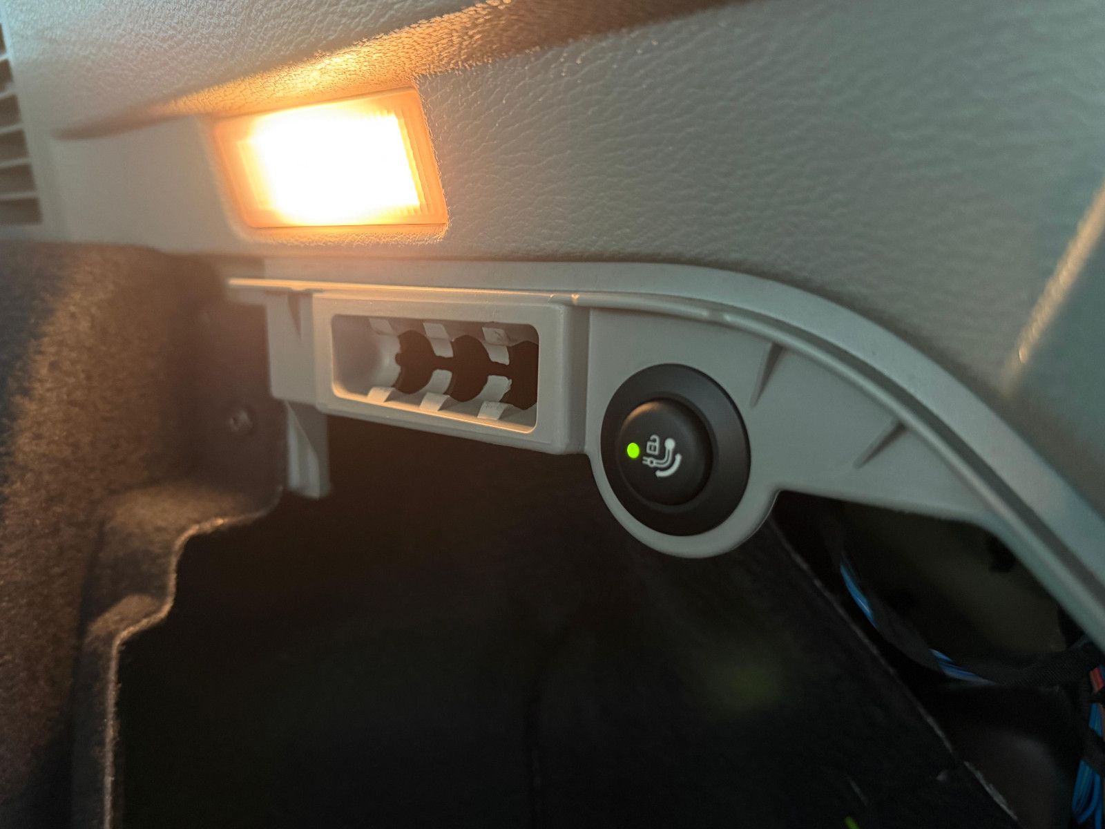 Fahrzeugabbildung BMW X3 20d xDrive Aut./NAVI/XENON/HEAD-UP/AHK