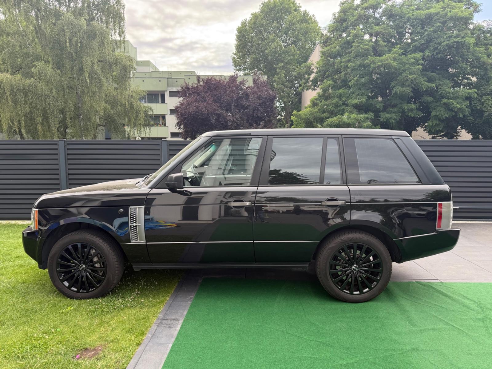 LAND ROVER RANGE ROVER VOGUE V8 272 ch 4X4 BVA - HAYON ÉLECTRIQUE - TOIT OUVRANT - VOLANT EN CUIR