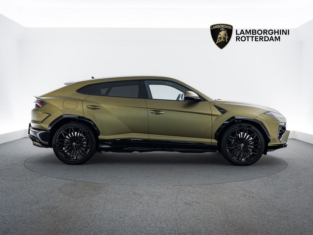 Lamborghini Urus — fotografia 2