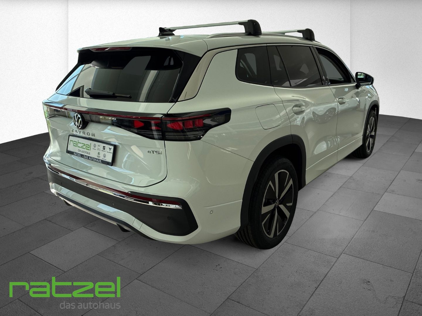 Fahrzeugabbildung Volkswagen Tayron ELEGANCE 1.5 TSI DSG 7-Sitzer+8-fach+NAVI