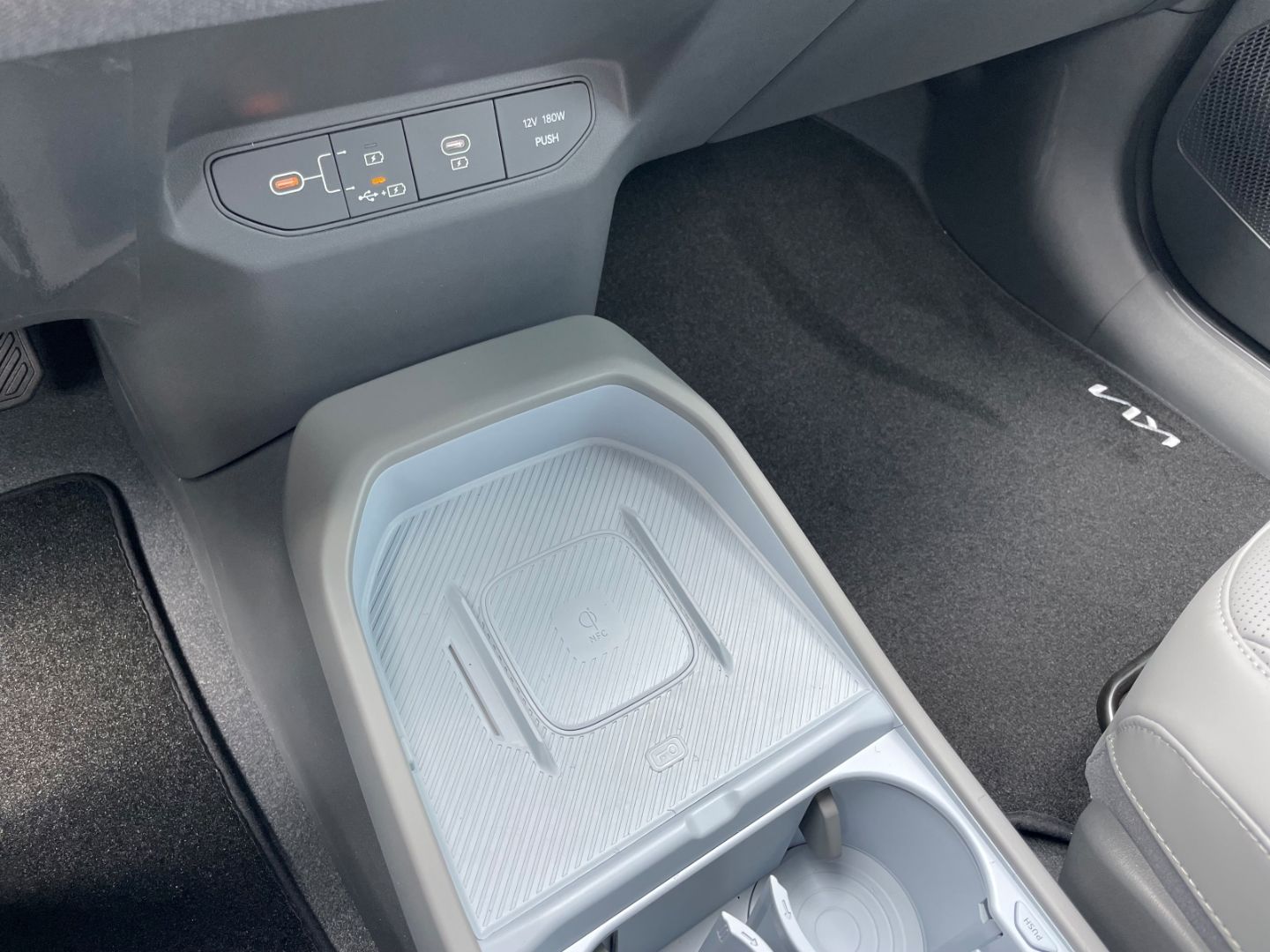 Fahrzeugabbildung Kia EV3 Earth LED totWinkAss elek Heckklappe Kamera