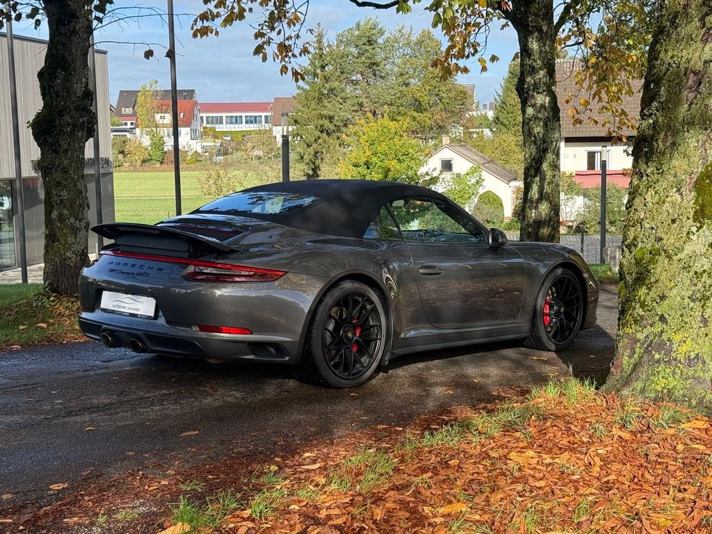 PORSCHE 911 2018