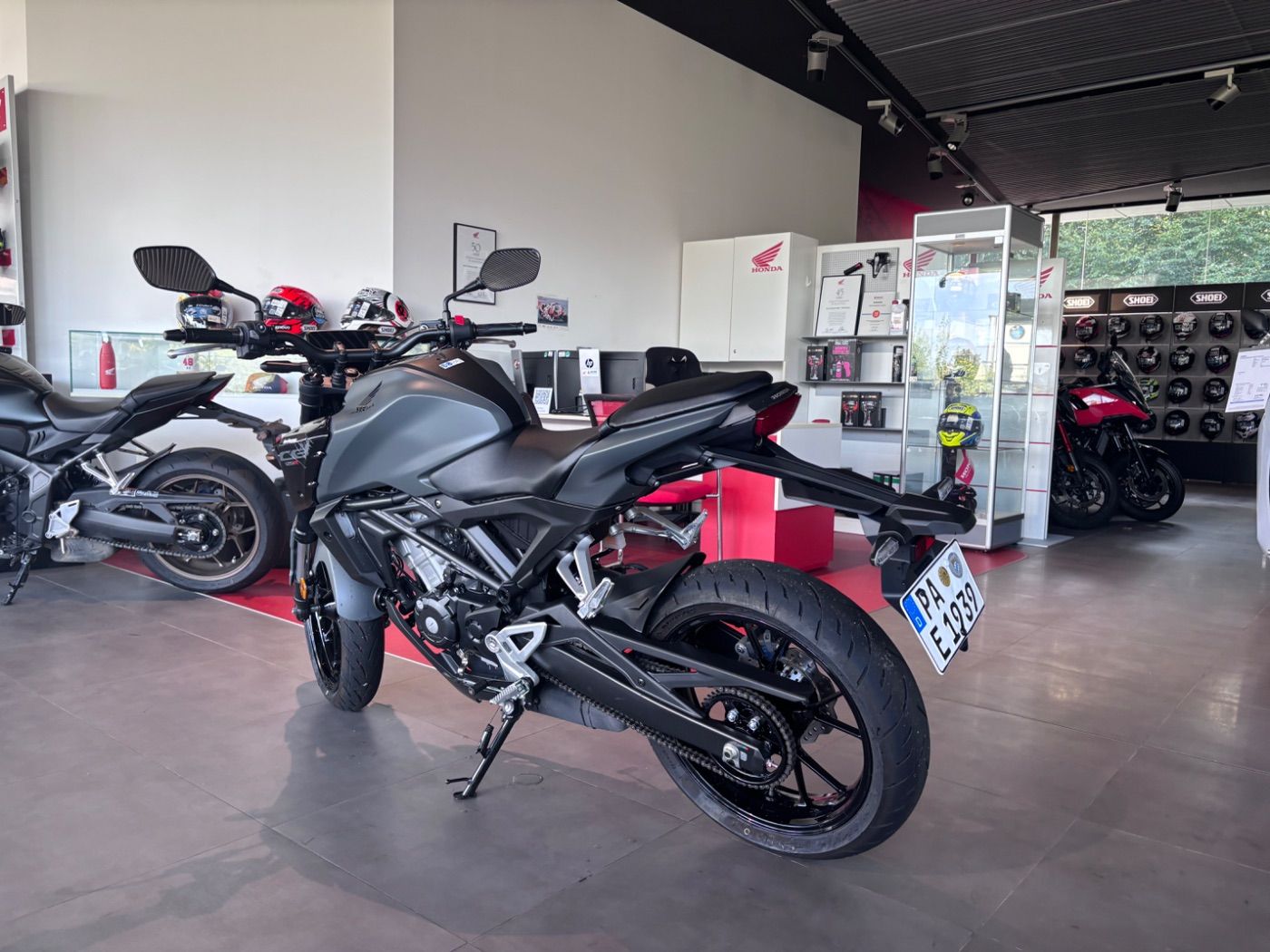 Fahrzeugabbildung Honda CB 125 R 2026