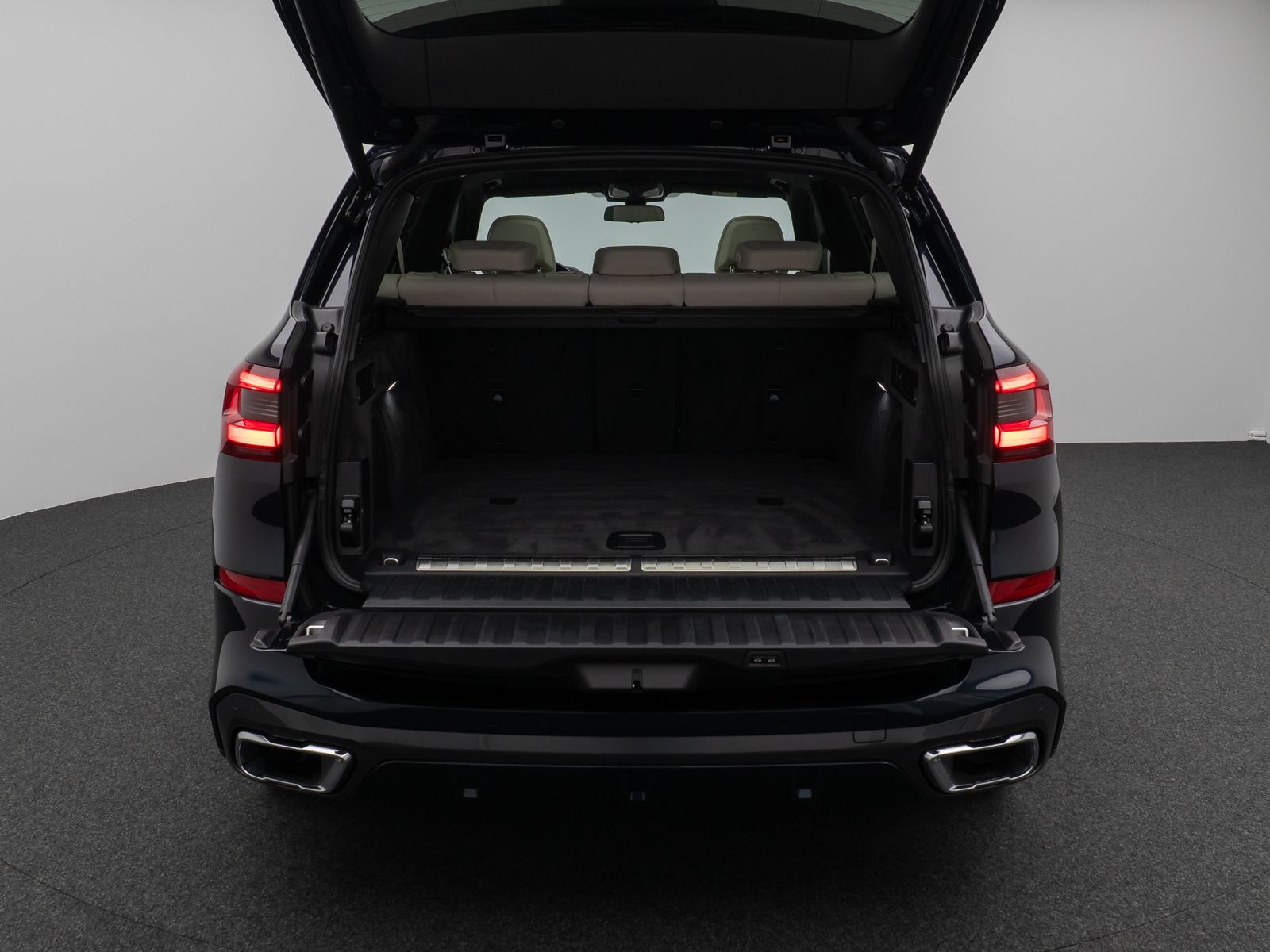 Fahrzeugabbildung BMW X5 xD45e M Sport 360°Panorama Laser HUD DAB H/K